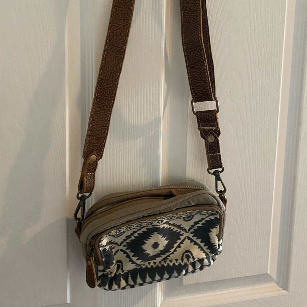 Myra belt bag